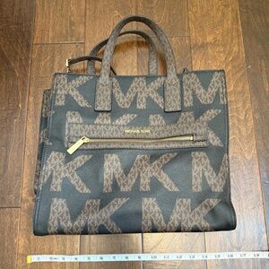 Michael Kors Kenly Large Graphic Logo Tote Bag